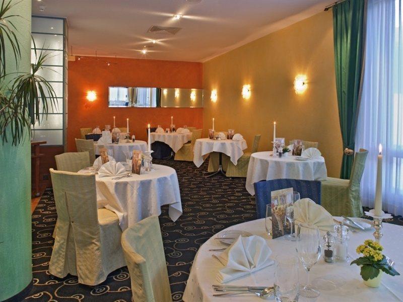 Hotel Metropol Saas-Fee Nhà hàng bức ảnh